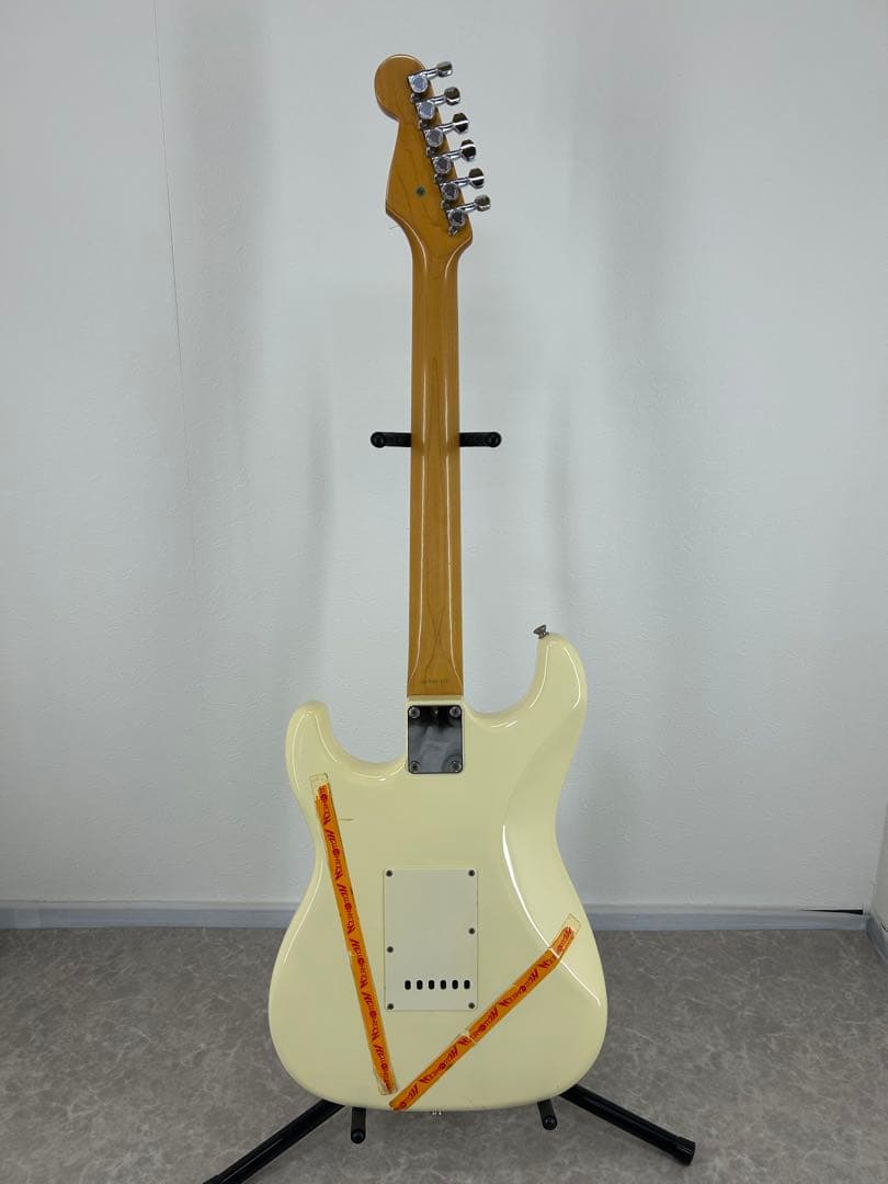 Squier【Stratocaster エレキギター クリーム】