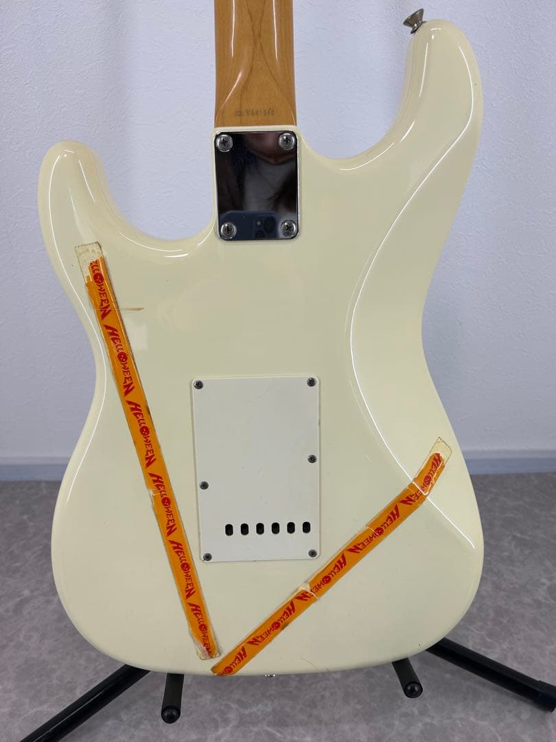 Squier【Stratocaster エレキギター クリーム】