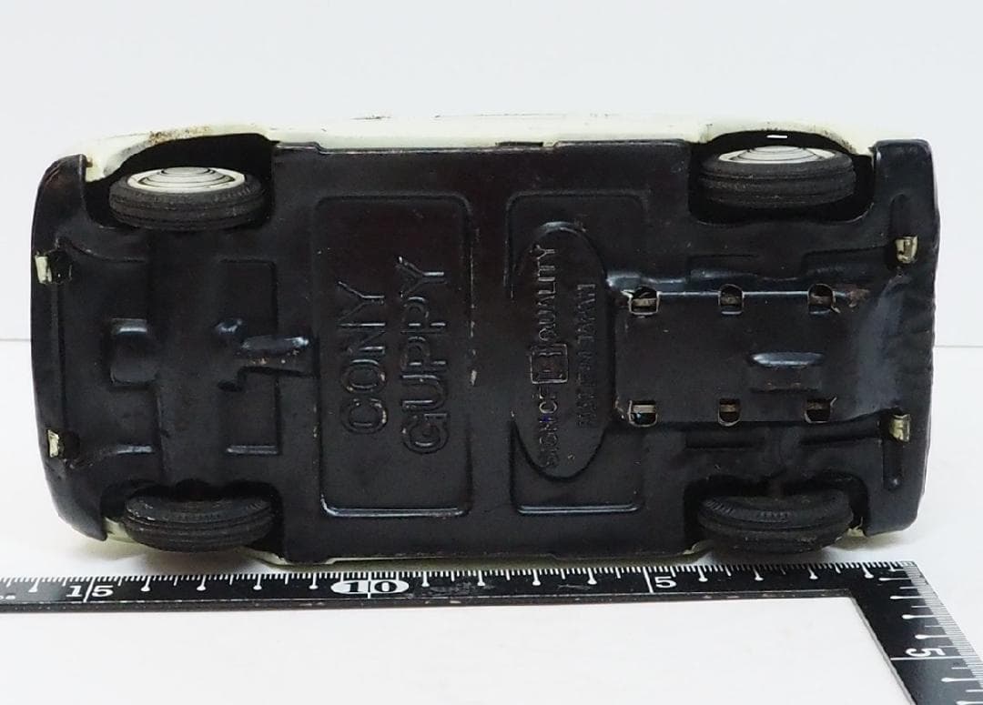 萬代屋【愛知機械工業コニー グッピー薄黄緑 ミラー欠】ブリキtin car 箱無