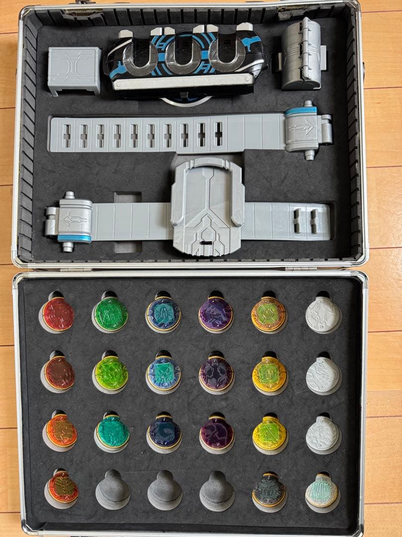 動作確認済み　仮面ライダーオーズ メダル21枚、変身ベルト、アタッシュケース付き