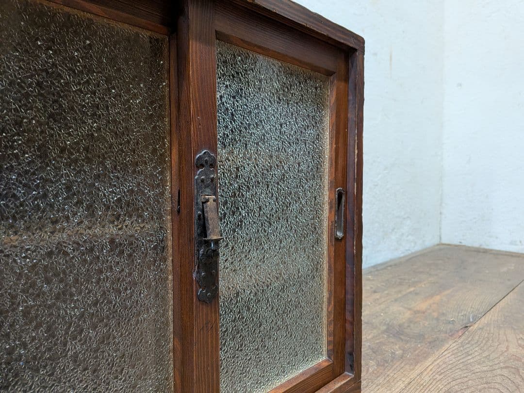 1111 アンティーク　ダイヤガラスのキャビネット　飾り棚　ケース　古家具レトロ