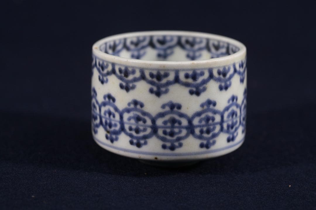 361　古伊万里染付瓔珞紋半筒蕎麦猪口　無疵美品　江戸中期