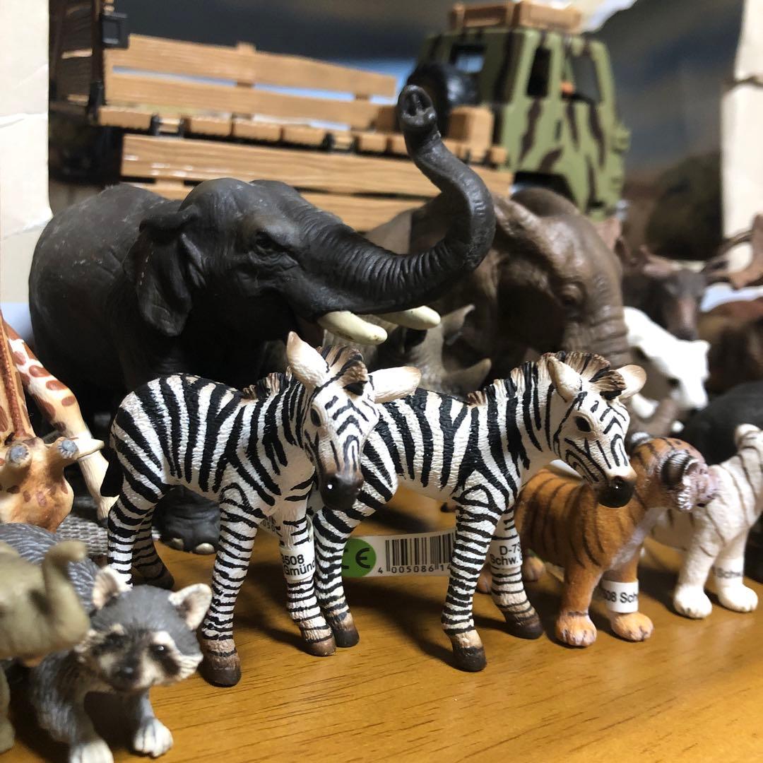 シュライヒ(Schleich) フィギュア　33体+トラック1台セット その他3