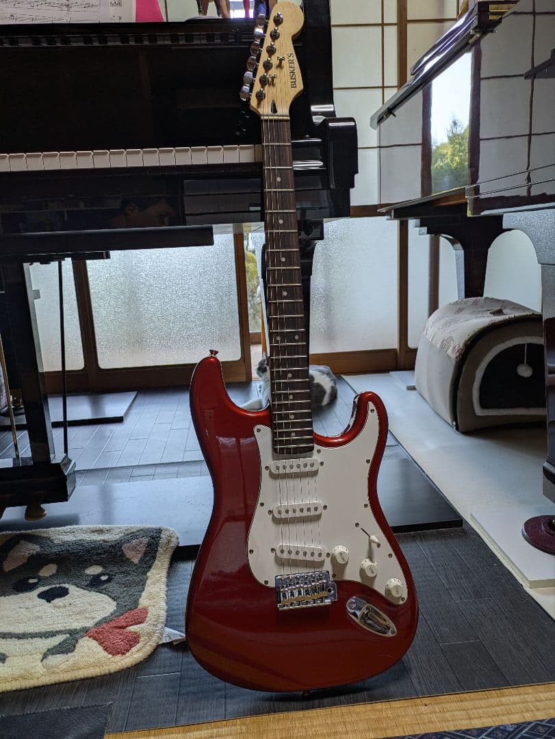 バスカーズ　エレキギター 　レッド　ちいかわピック　BUSKER'S