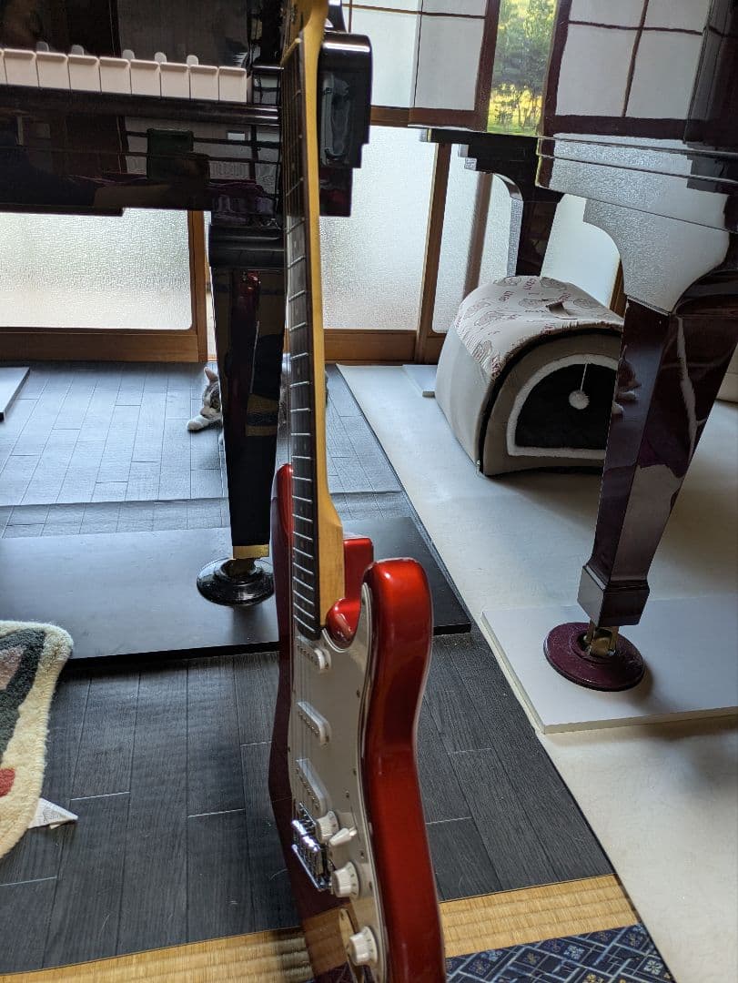 バスカーズ　エレキギター 　レッド　ちいかわピック　BUSKER'S