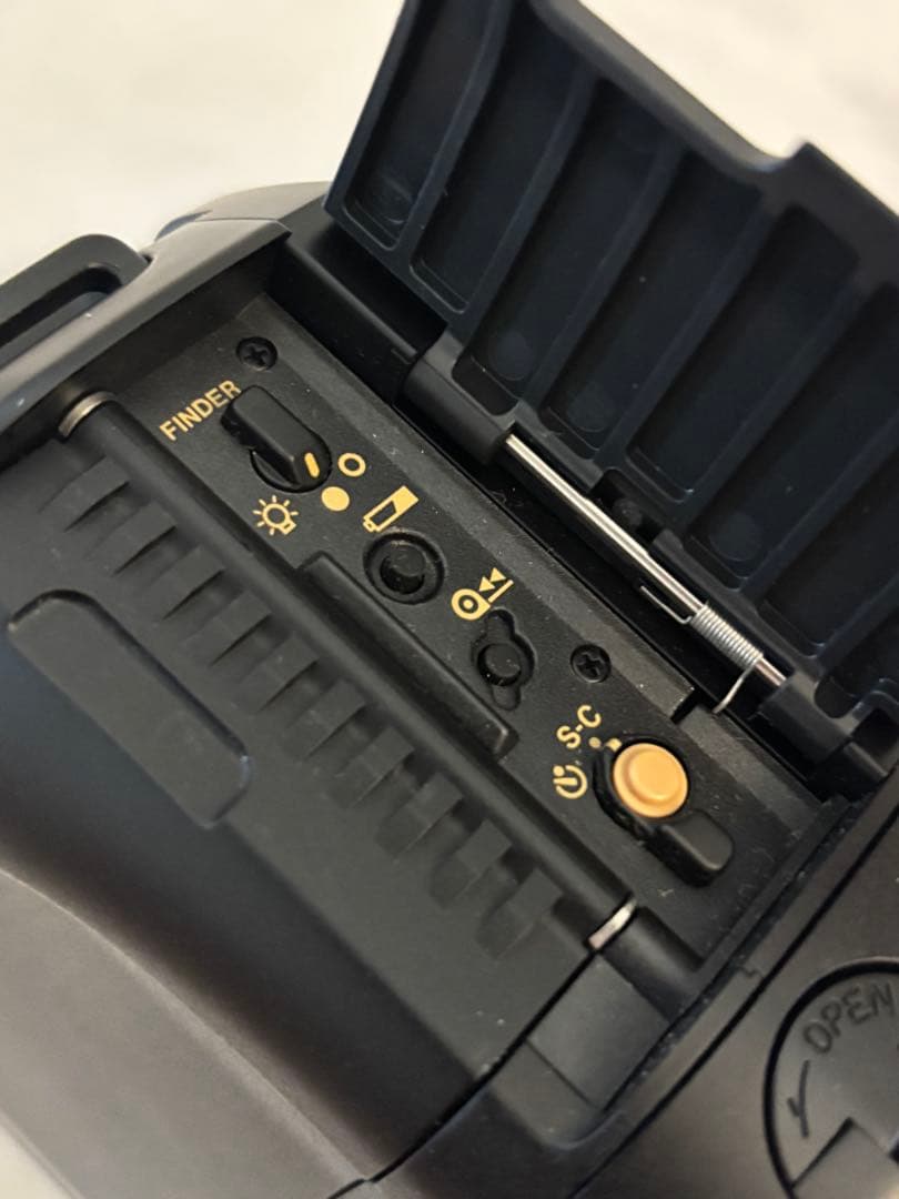 Canon キヤノン T90 フィルムカメラ　ボディ レンズ付き 35-70mm