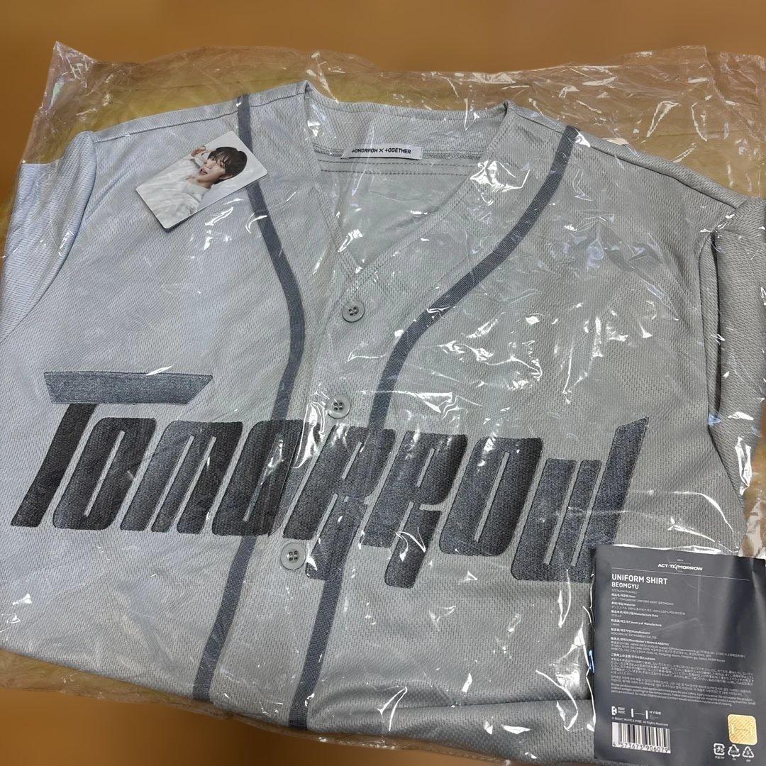 新品　TXT ボムギュ ユニフォーム　 トレカ付き