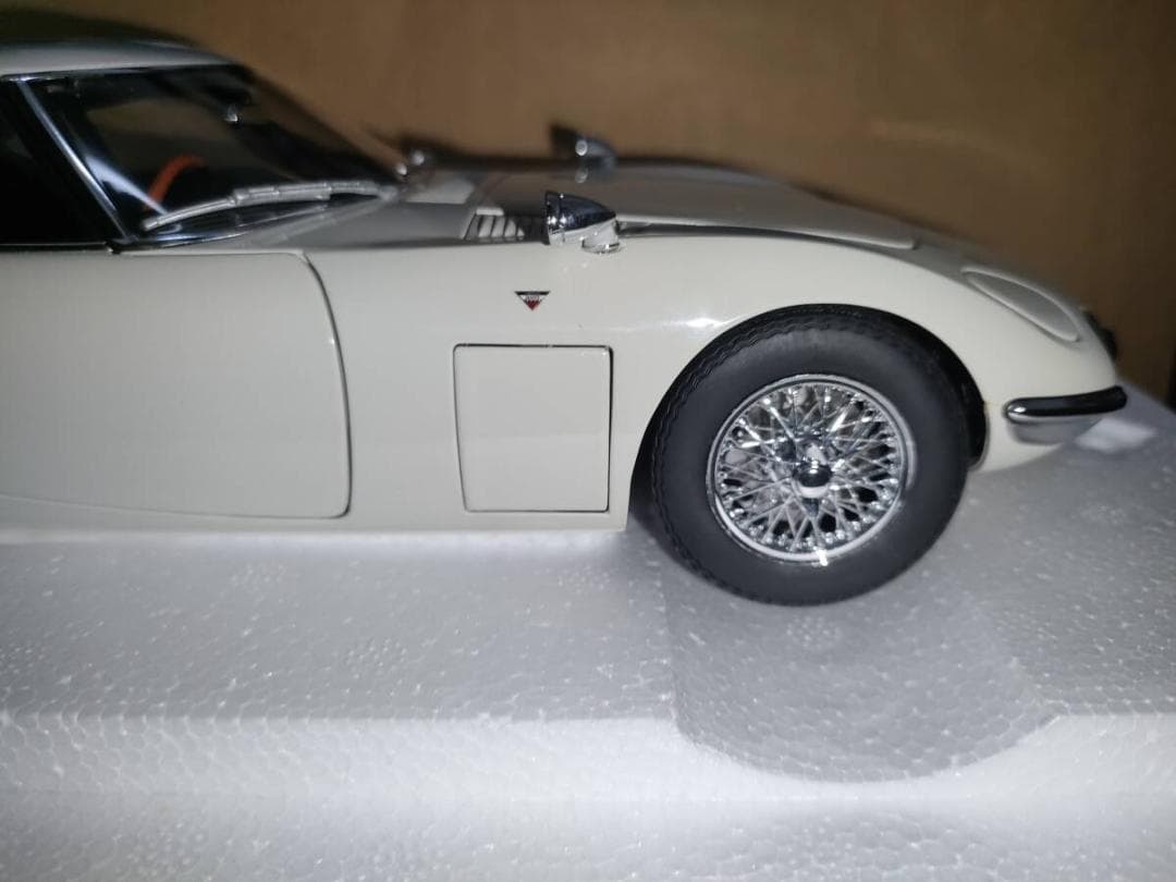 オートアート コンポジット 1/18 トヨタ・2000GT ワイヤースポーク 白