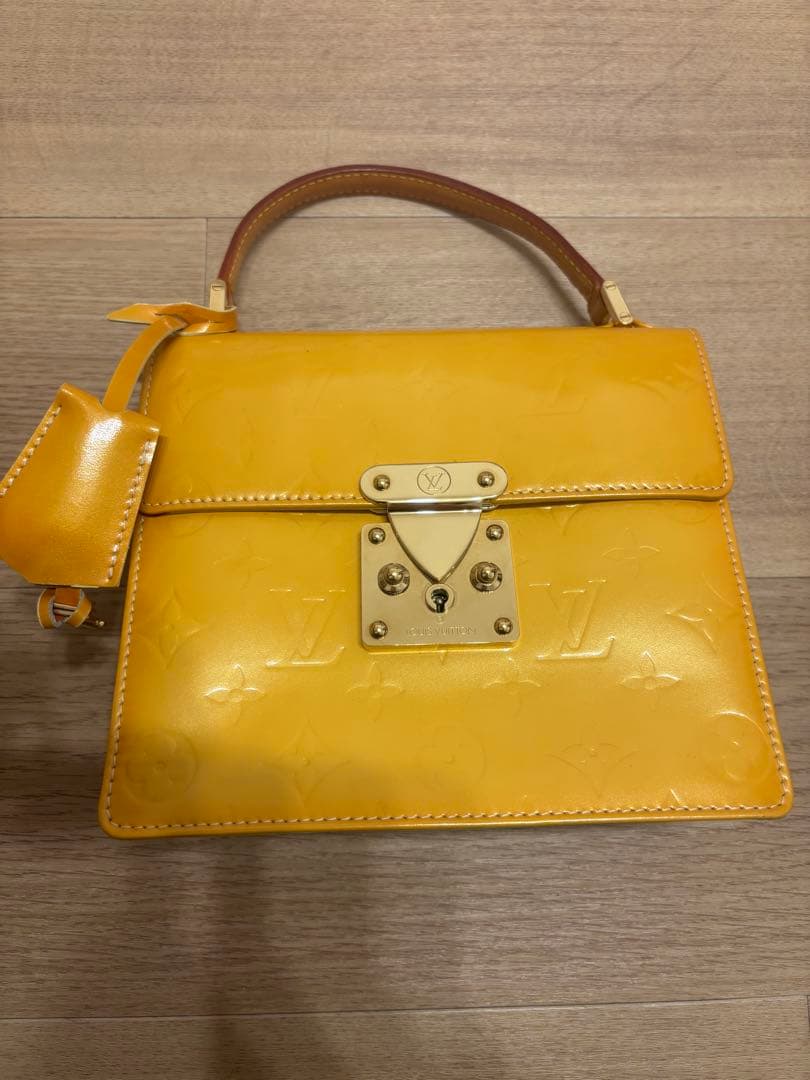 Louis Vuitton イエロー ハンドバッグ