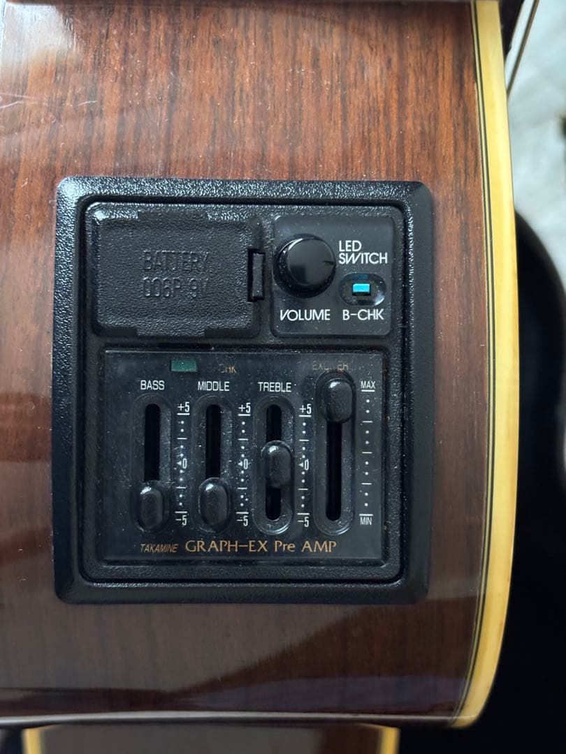 TAKAMINE DSP015TBS エレアコ ボディにでかい傷 長渕剛モデル？