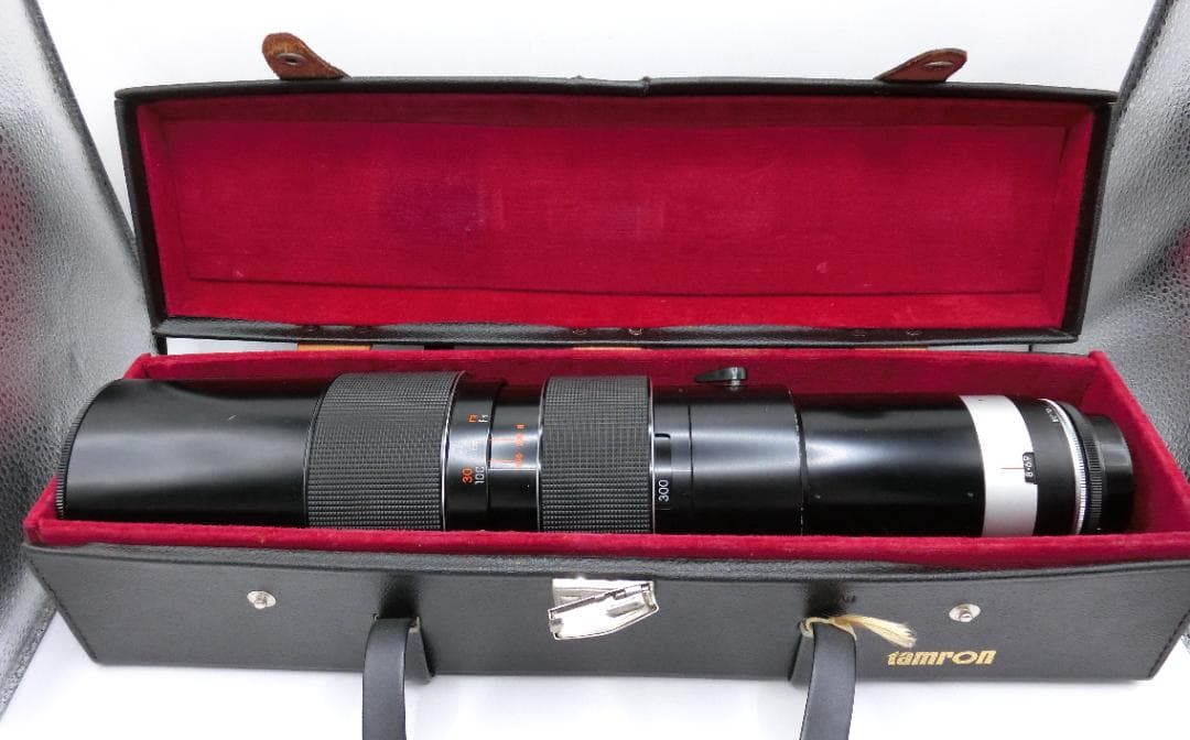 B Tamron　ｆ200～500mm 　ズームレンズ　専用ケース付き