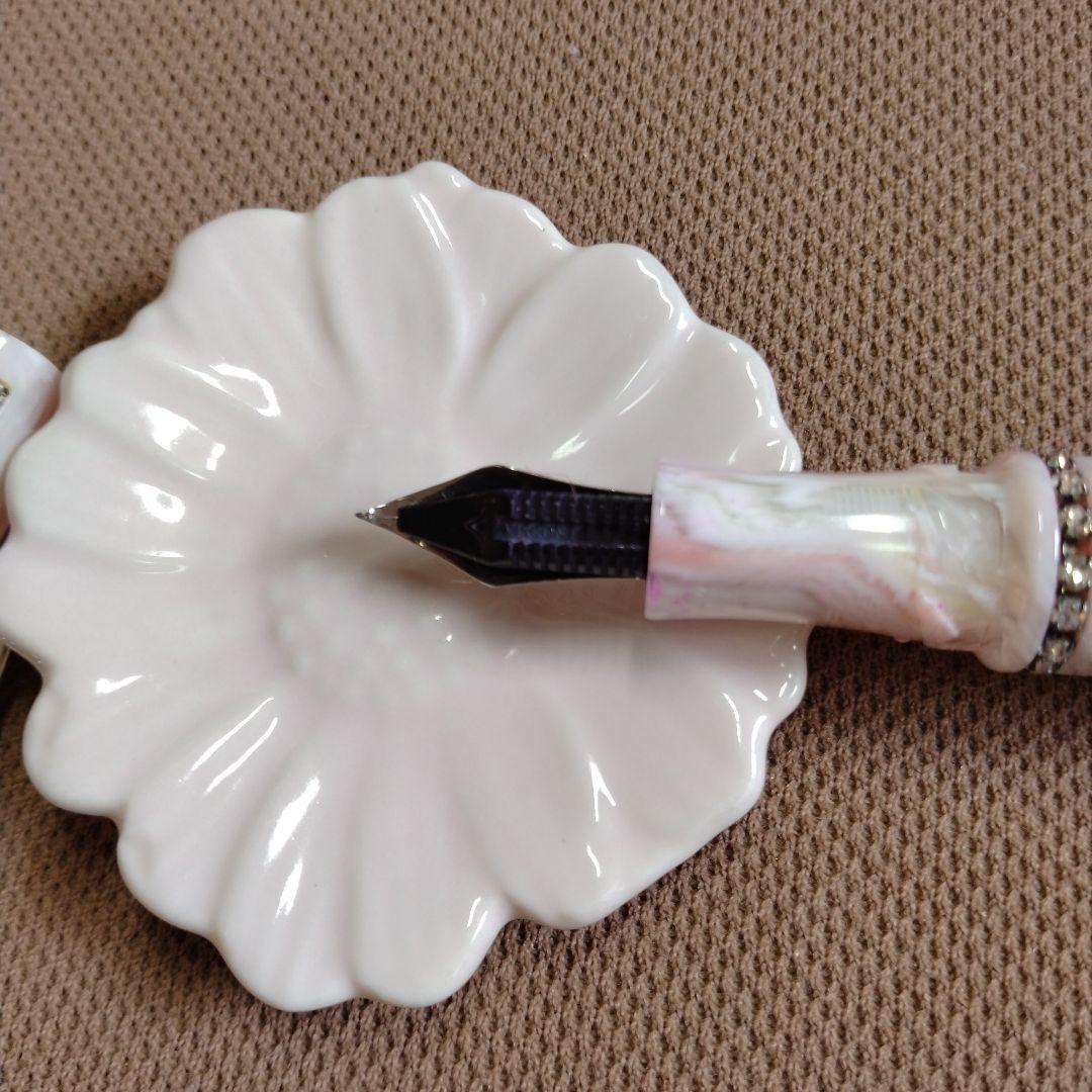 Visconti 万年筆 ディヴィーナロイヤル　ローズパールF