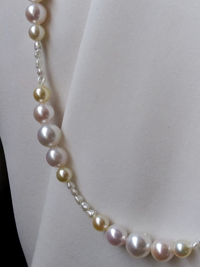 3種類のアコヤ真珠と、あこや芥子パールの、セミロングネックレス