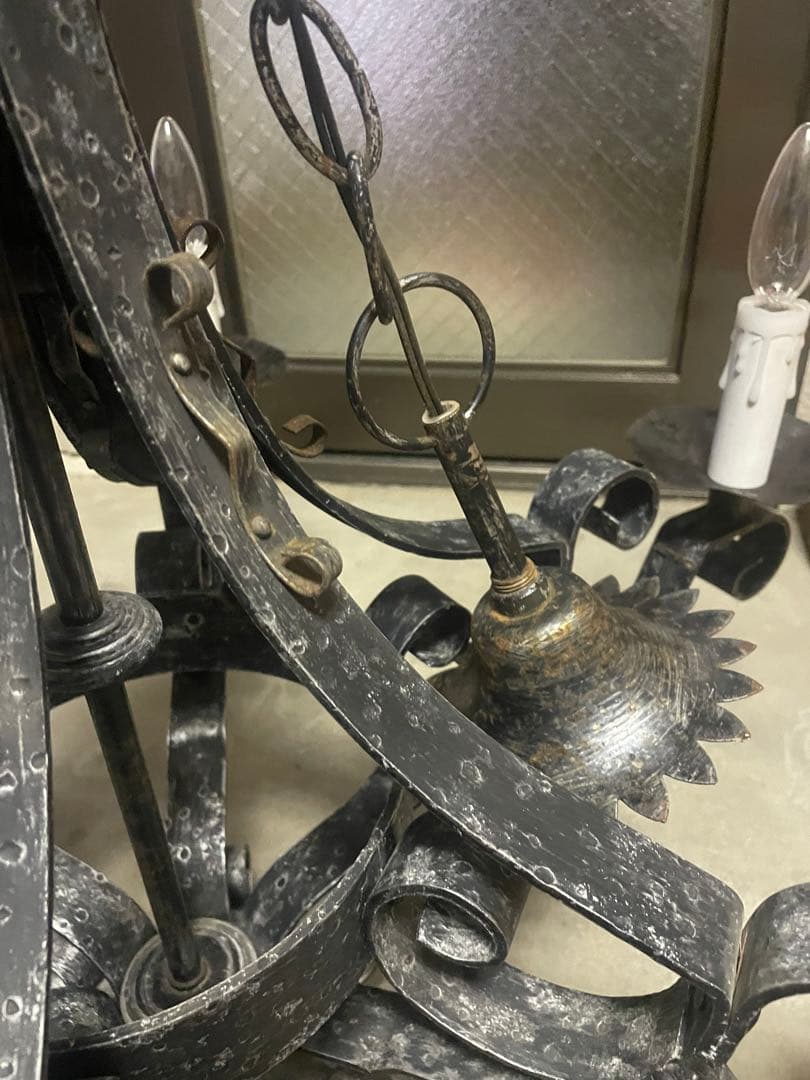大正ロマン　6灯シャンデリア　アンティーク　燭台風　洋館　レトロ　鉄製　中古品