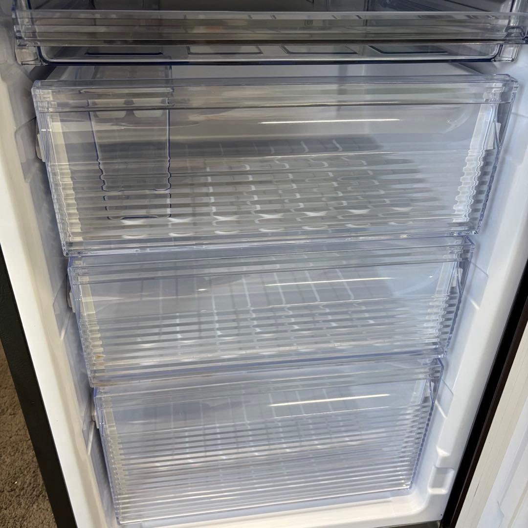 mari  806　シャープ　冷蔵庫　23年製　200-300ℓ　右開き