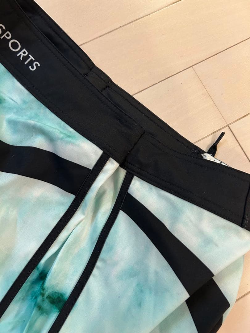 M.A.D SPORTS サーフパンツ32インチ　フィジーク