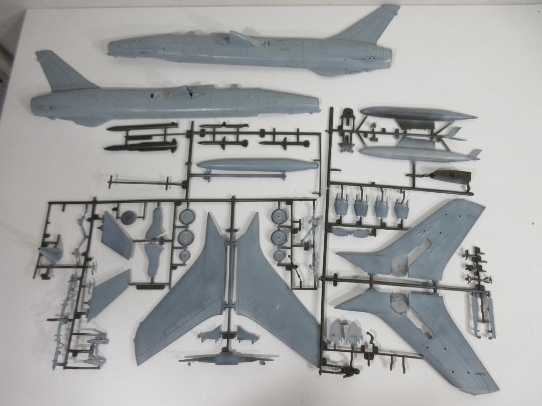 1201X【未組品/ジャンク】各メーカー 戦闘機プラモデル 8箱まとめて