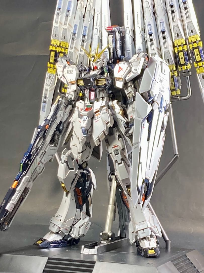 MGEX級 νガンダム 海外スタジオ 塗装済み完成品