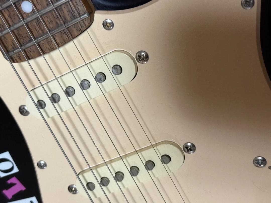 ギター Squier by Fender Hello Kitty Mini Strat