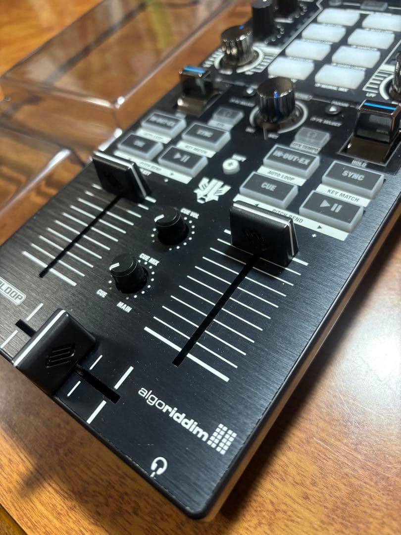 Reloop Mixtour Pro & DECKSAVER+20W充電器