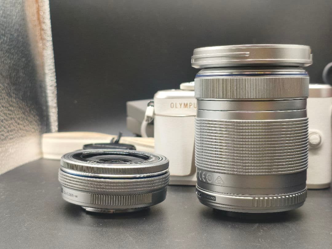 OLYMPUS PEN E-PL10 ホワイト　ダブルズームキット