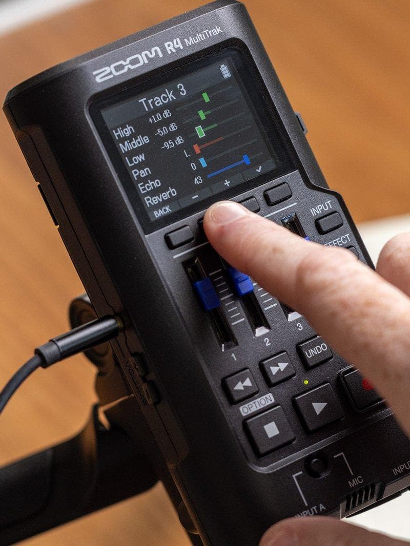 Zoom R4 MultiTrak 新品 未使用