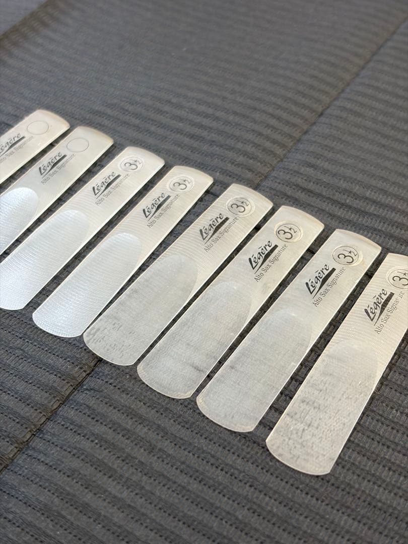 ⭐️値下げ！！　アルトサックス　レジェールリード 3 1/2 8枚 リードケース