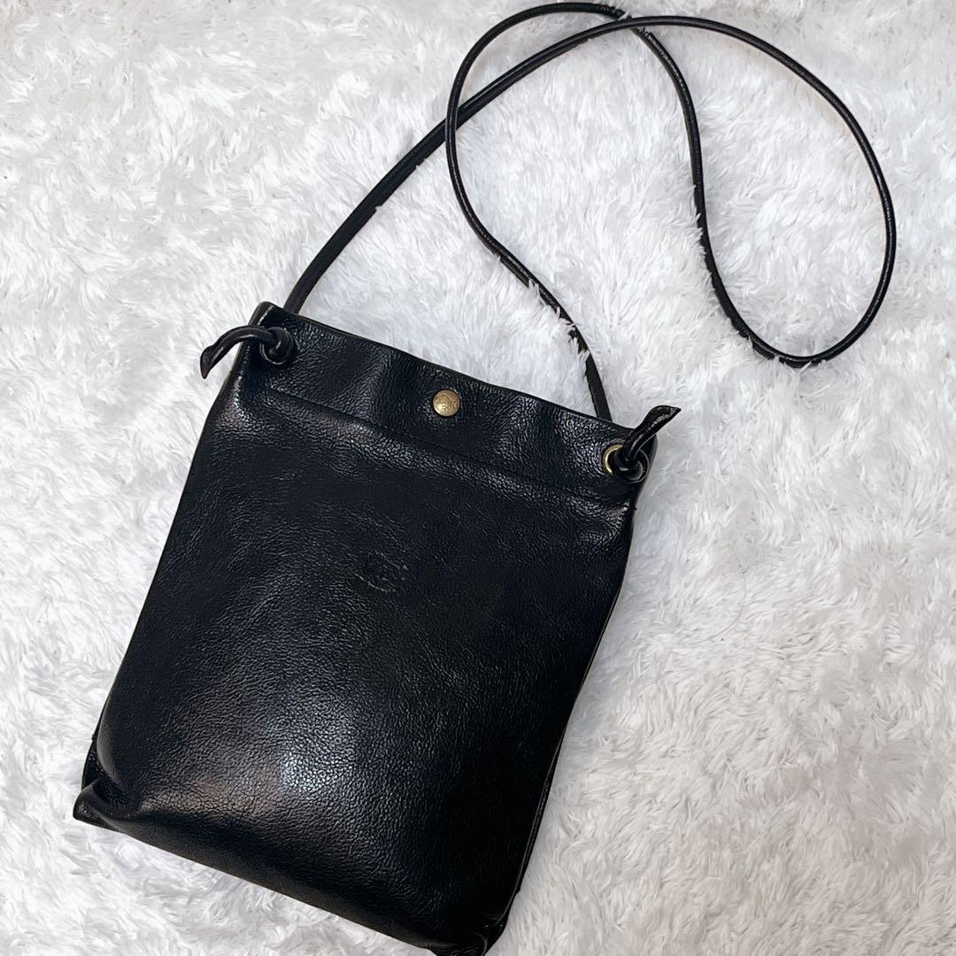 美品✨現行タグ イルビゾンテ クロスボディ バッグ サコッシュ レザー ブラック