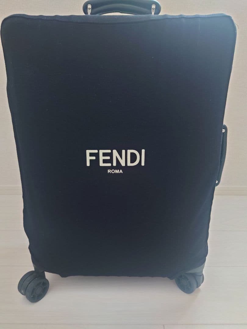 RIMOWA x FENDI ブラックキャリーケース