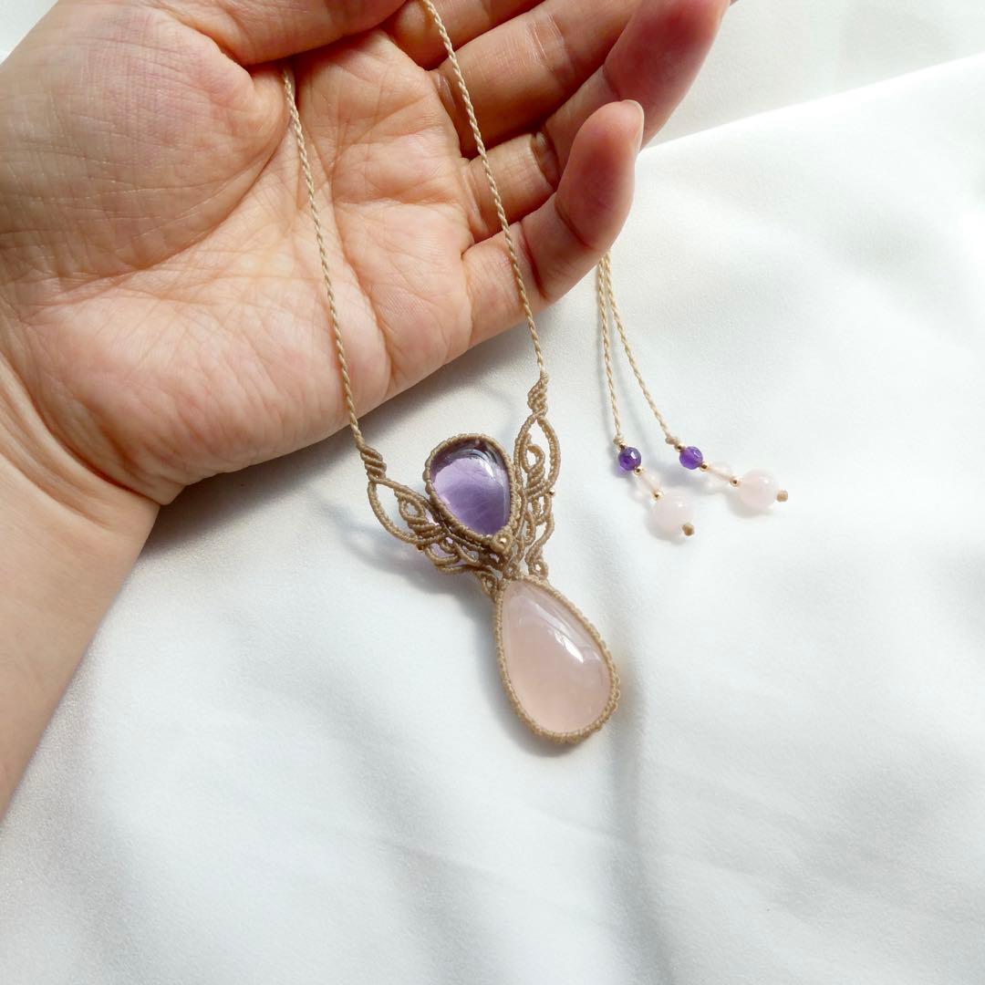 ローズクォーツ・アメジストのマクラメネックレス