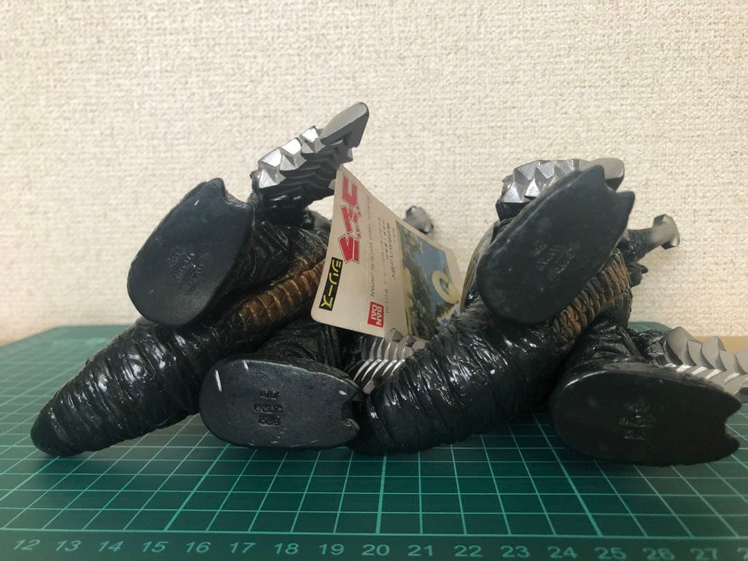 バンダイ メガロタグ付き★歴代怪獣ボックス版　1989年バンダイJAPAN