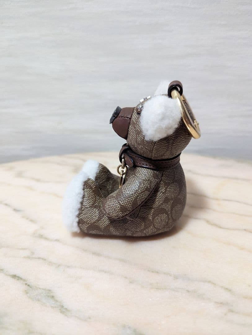 COACH シグネーチャー柄ベアー バッグチャーム