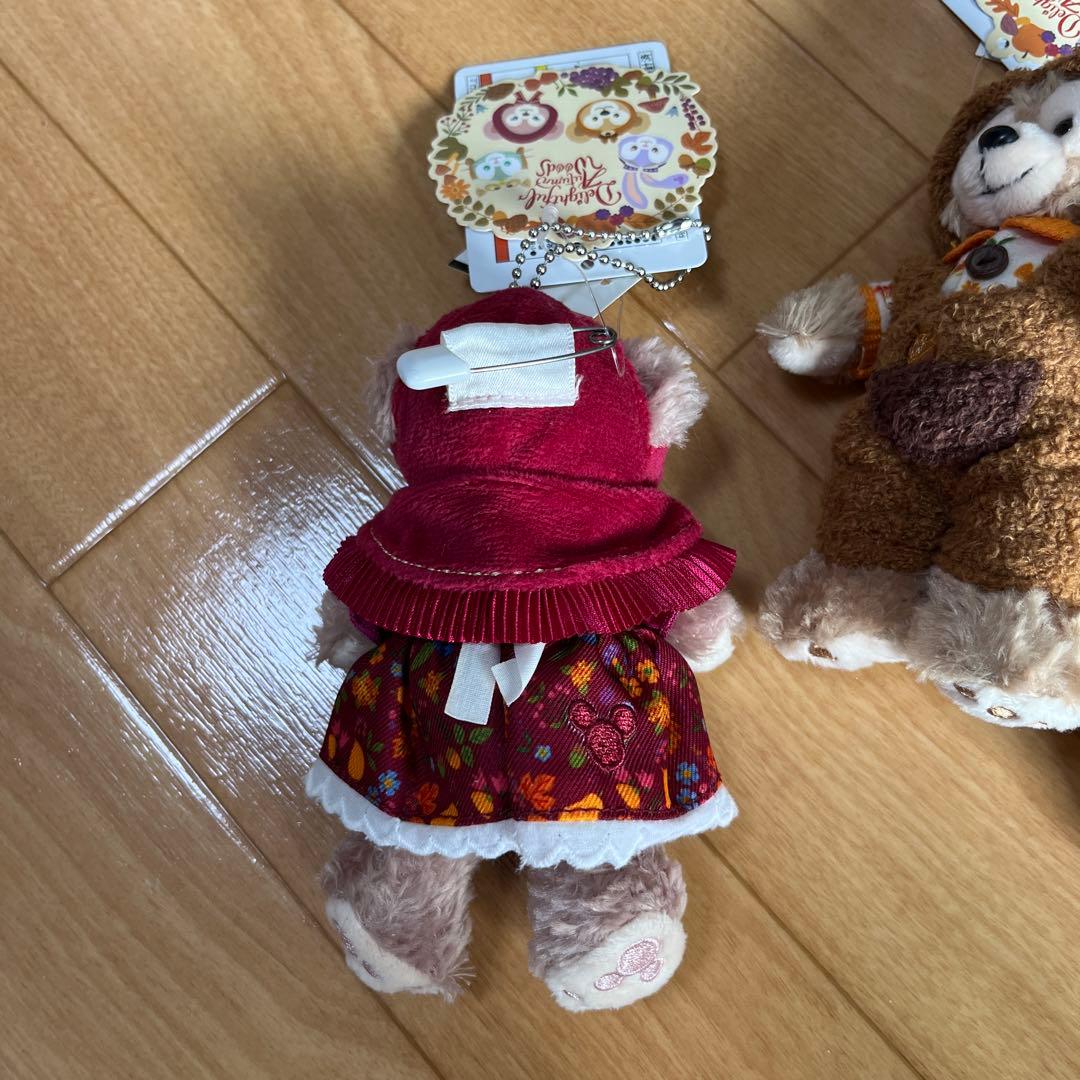 ダッフィー　シェリーメイ　ダッフィたちの秋のぼうけん　ぬいぐるみバッジ