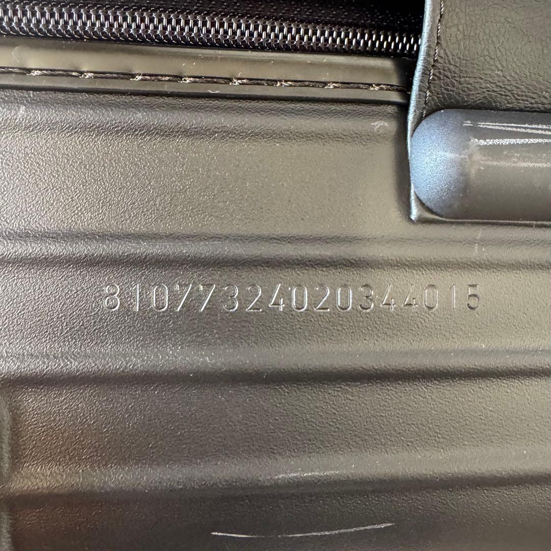 リモワ　サルサ　ブラックキャリーケース 4輪 ダイヤルロック