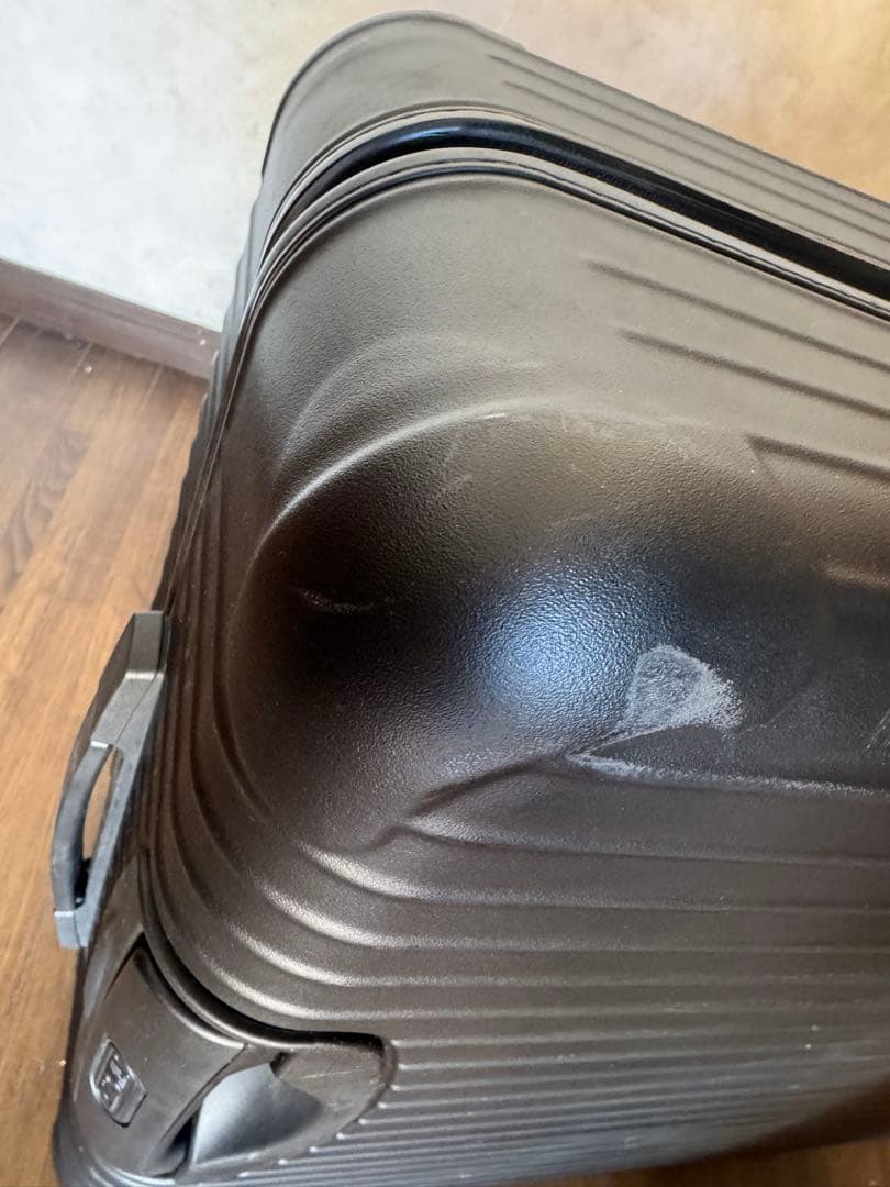 リモワ　サルサ　ブラックキャリーケース 4輪 ダイヤルロック