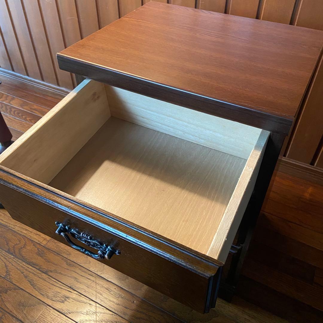 ベッドサイドキャビネット　アメリカ製　3段引き出し　ミニチェスト　ビンテージ家具