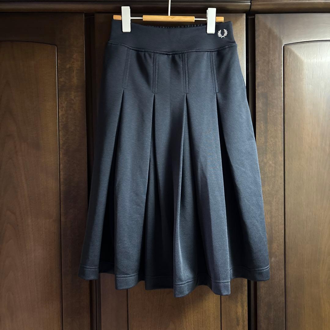 FRED PERRY フレッドペリー　プリーツスカート