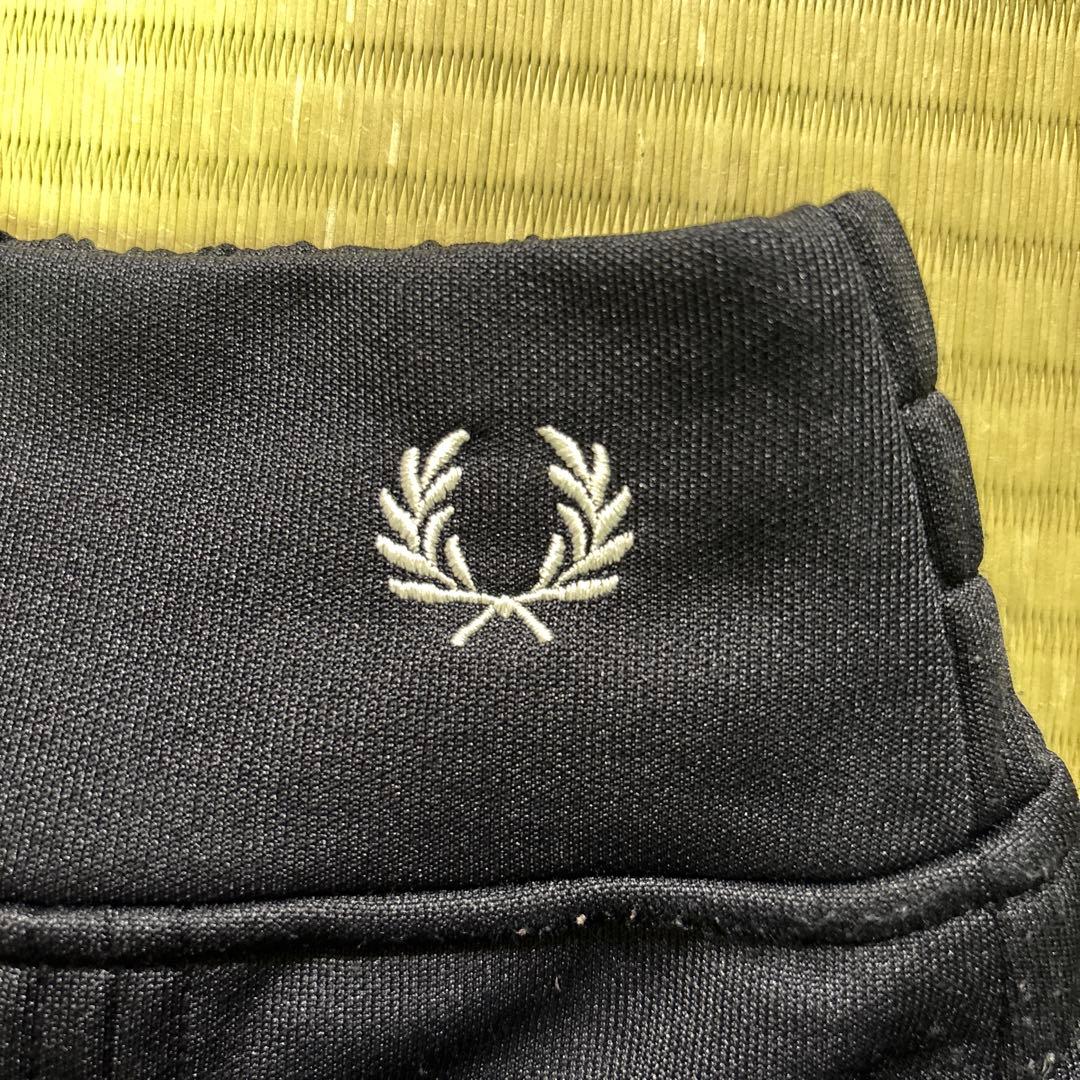 FRED PERRY フレッドペリー　プリーツスカート