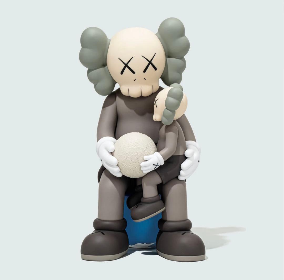 その他 KAWS HOLIDAY THAILAND - Brown