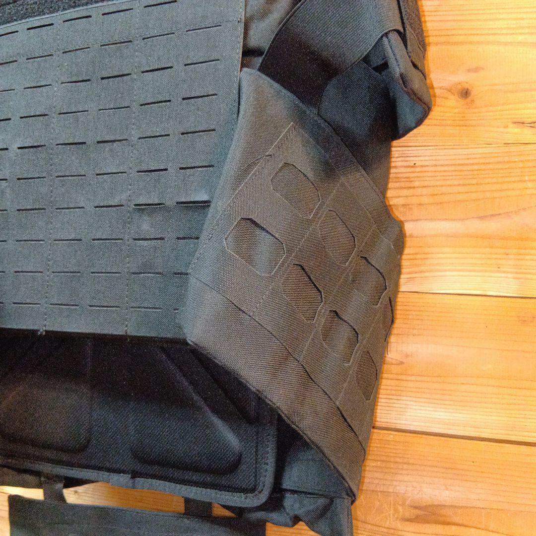 タクティカルベスト ブラック MOLLE　サバゲー用　即発送