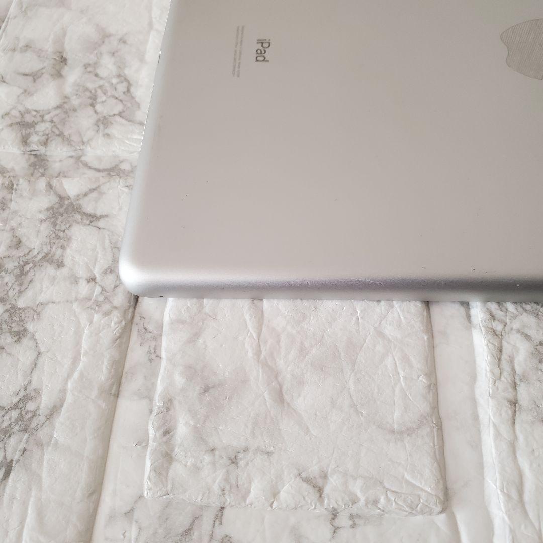 259 iPad 7世代 128GB SIMフリー シルバー