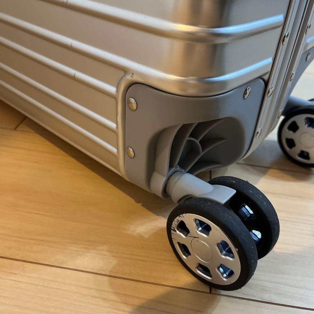 LDUVIN エッセンシャルモダン Cabin Plus シルバーキャリーケース