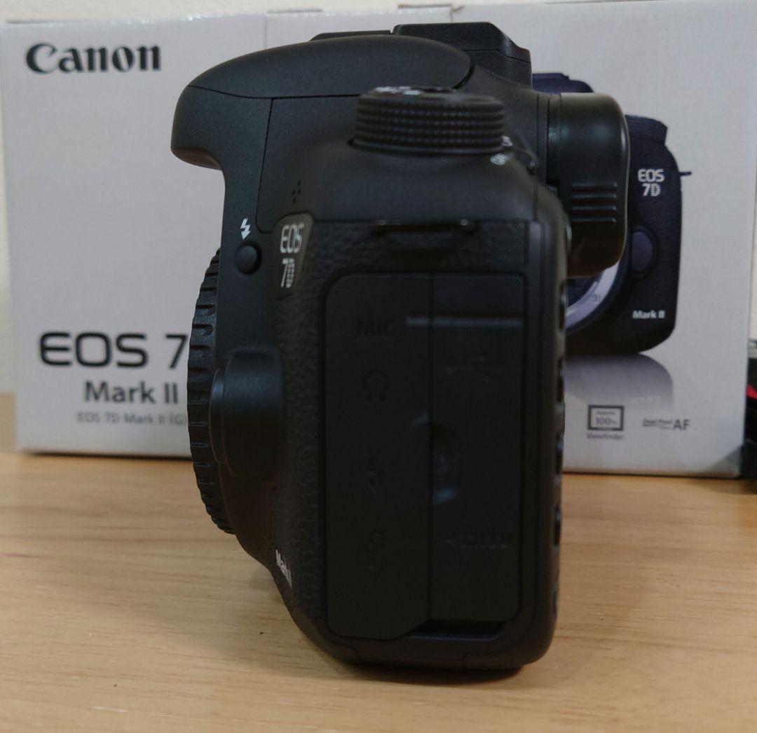 ［値下］Canon EOS 7D Mark II ボディ バッテリーグリップ付