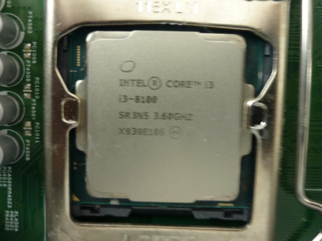 DELL Inspiron3470 i3-8100 メモリなし/HDDなし