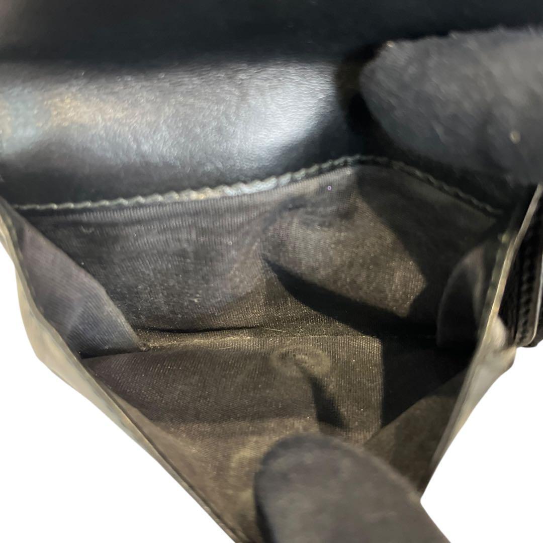 現行品✨ミュウミュウ 二つ折り財布 エンボス ロゴ 総柄 レザー 黒