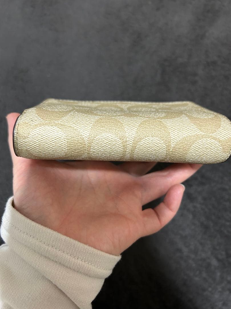 【即日発送・新品未使用】COACH 二つ折り財布 ベージュ