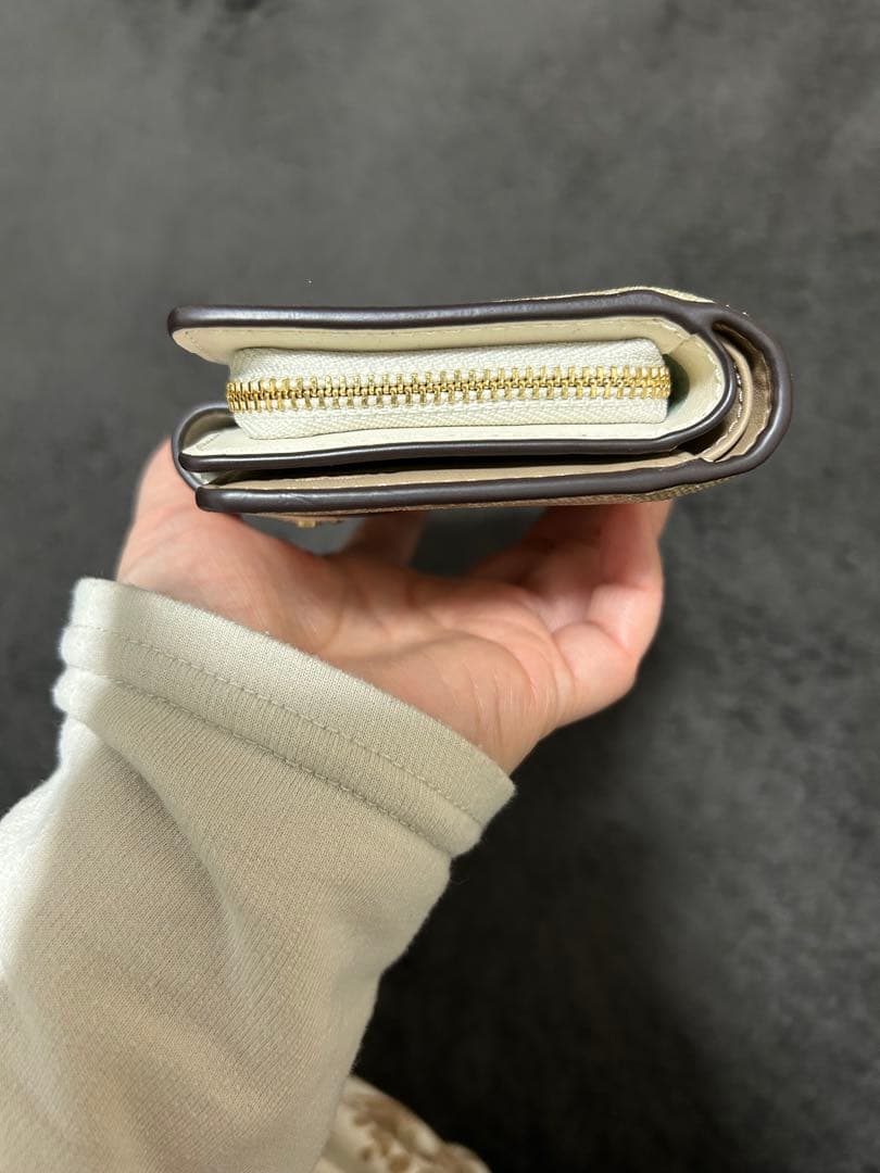 【即日発送・新品未使用】COACH 二つ折り財布 ベージュ