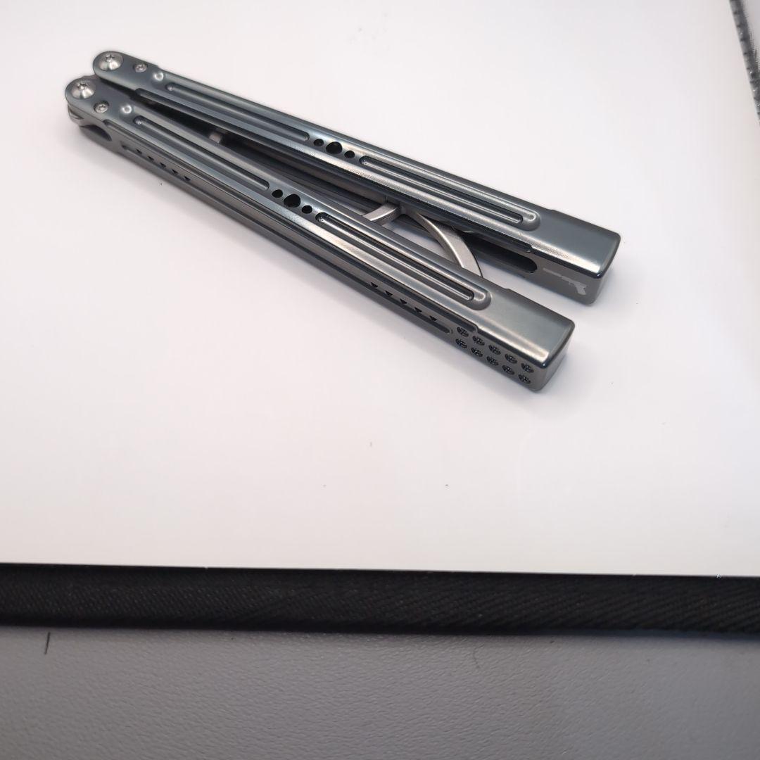 バタフライトレーナー　H.R balisong キラーセブン