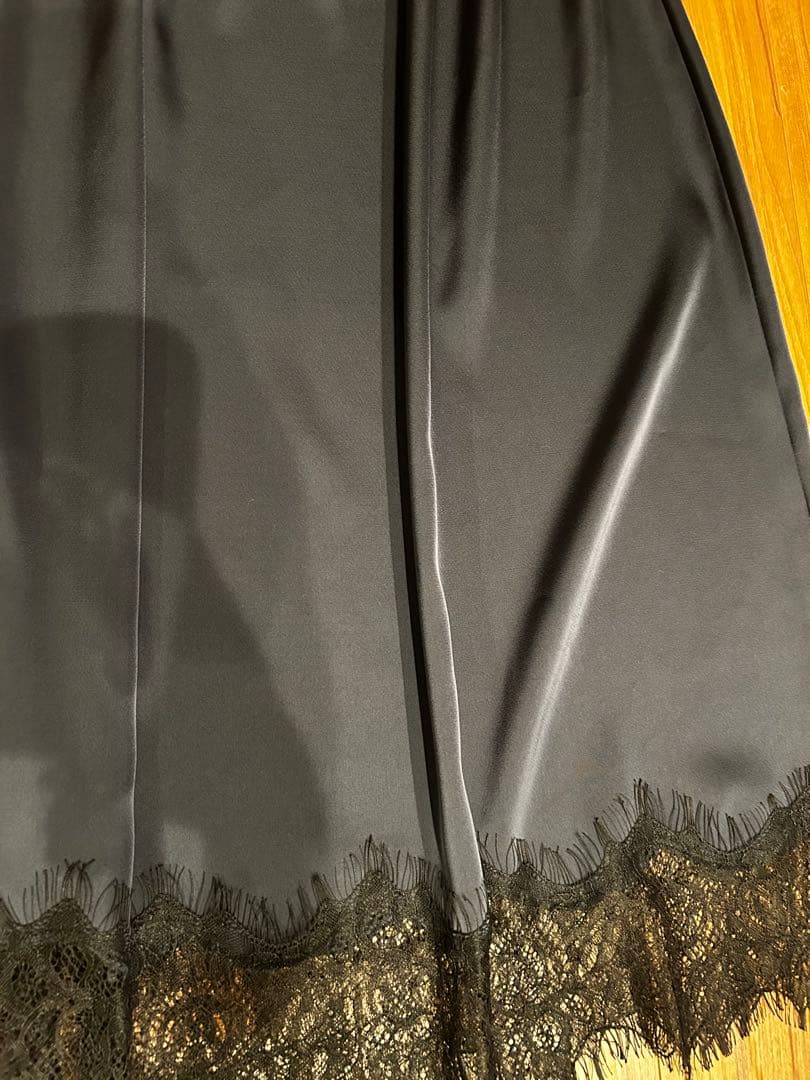 マチャット　ネイビー サテンフレアスカート レース付き