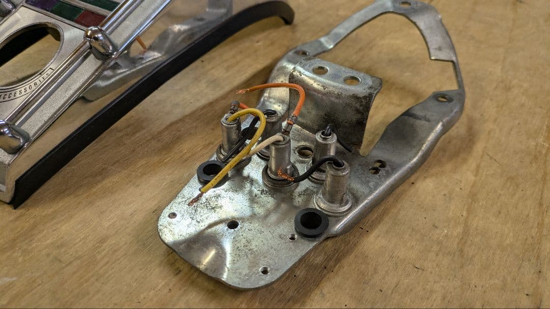 ☆ショベルヘッドパーツT　メーター＆メーターダッシュ（鍵付き）☆